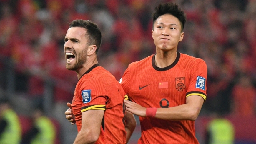 世界杯扩军下的奇迹与尴尬：15万人口小岛狂欢时，中国男足仍在原地踏步！