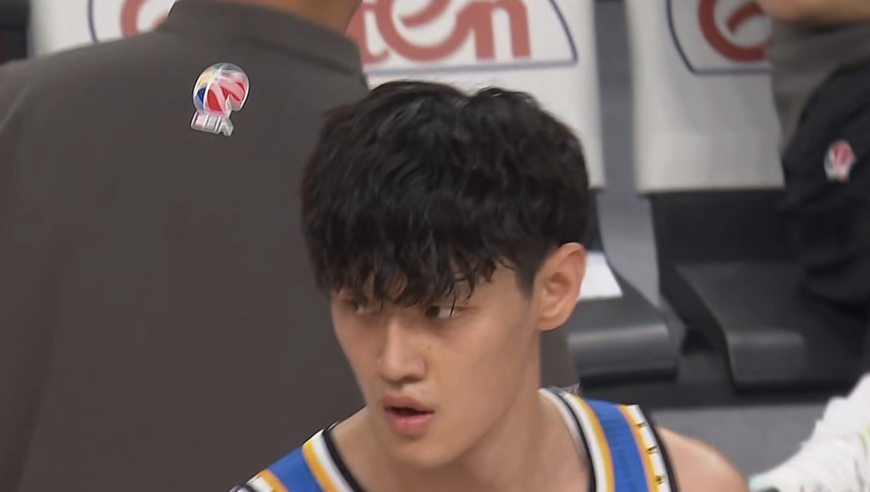 北京105-74大胜广东！赛后数据一清二楚，不是曾凡博，最大功臣是他