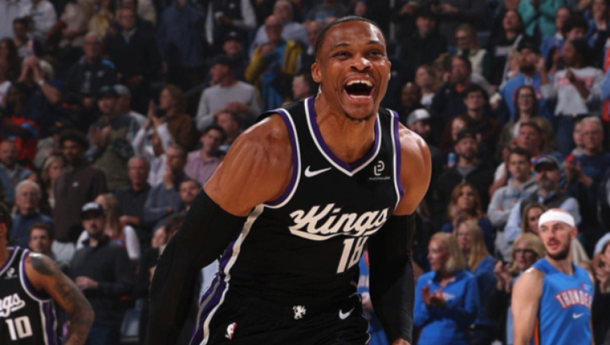 威少重回俄城获全场欢呼！首次先发轰16+9+4 四记三分险送雷霆首败