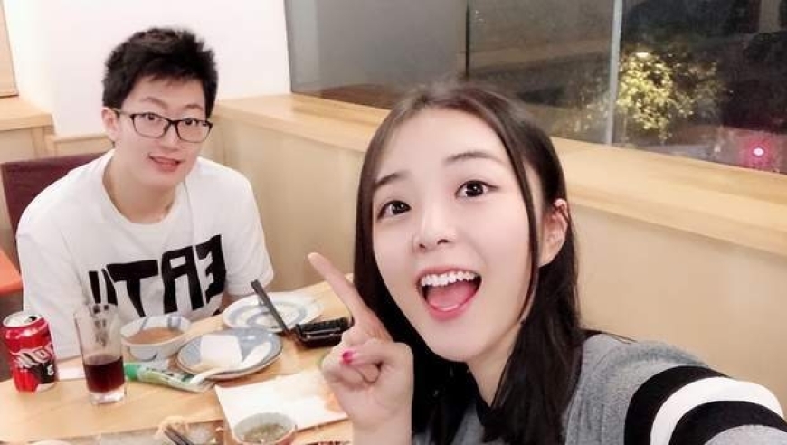 管泽元升级当爸爸！余霜官宣怀孕秒上热搜，众多电竞圈好友送祝福