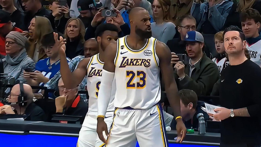 历史唯一名场面！詹姆斯与布朗尼同时登场 首次进攻就尝试父子配合