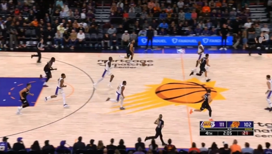 戏剧性拉满！原声还原湖人太阳最后2分钟：詹姆斯罚球绝杀比赛