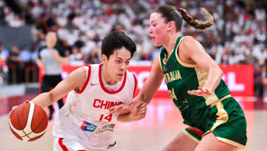 女篮遭澳大利亚完爆！宫鲁鸣被骂惨，4点操作遭球迷严重质疑