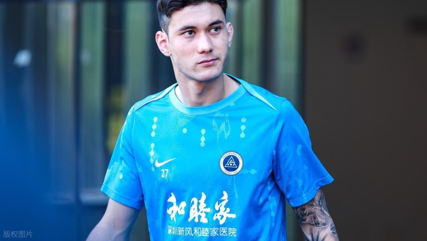意外！国足锋霸加盟成都蓉城，已换球衣跟队训练，新赛季却打替补