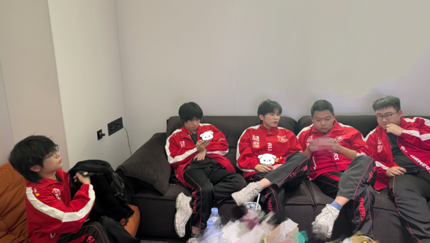 AG惨败狼队，钟意长生一胜三负，回归是错误的选择？一诺更妥当