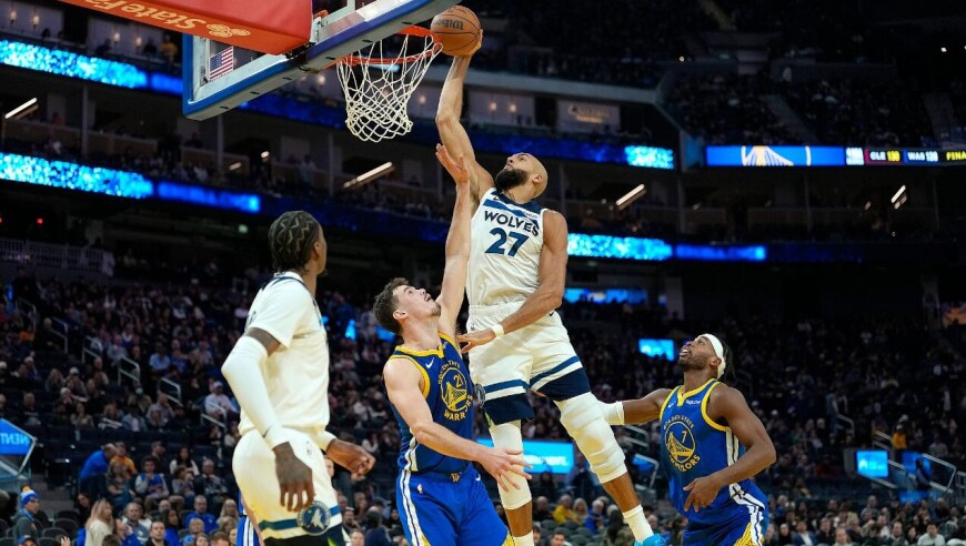 13日NBA十佳球 戈贝尔隔扣波斯特梅开二度 莫兰特高难度拉杆上篮技惊四座