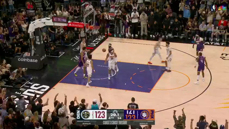 最后时刻才分出胜负 约基奇致命抛投布克三分绝杀未果