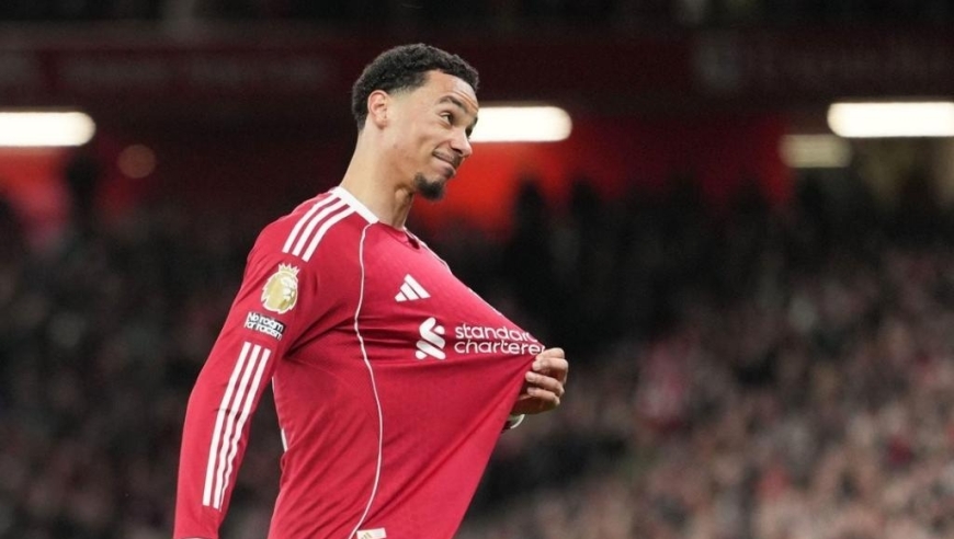 足坛一夜动态：萨拉赫独享英超第1，巴萨7连胜领跑，阿森纳绝杀鱼腩