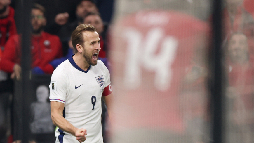 英格兰全胜零封世预赛之王！凯恩顶级射术双响，拉什福德上帝视角助攻