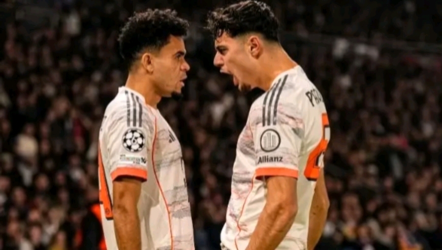 豪取16连胜！迪亚斯28分钟双响+剪刀脚直红，拜仁2-1巴黎