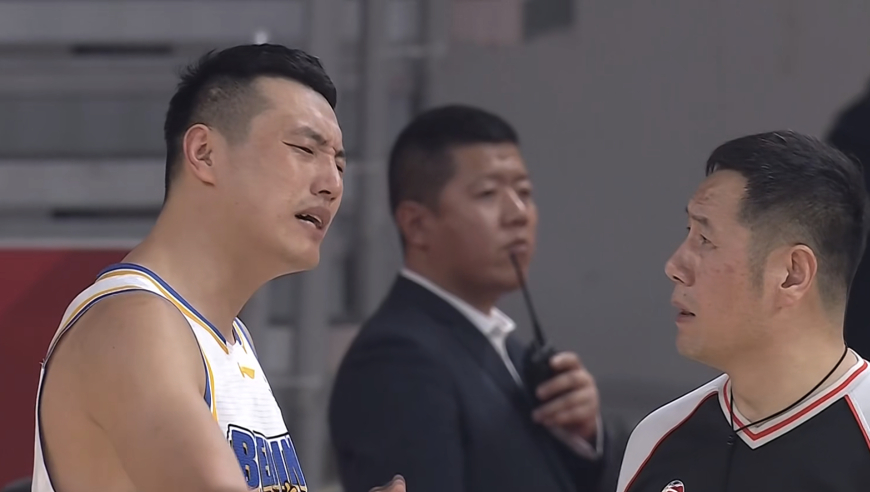 CBA一夜3场险胜！北京双雄都赢球，广东4连胜，最新积分：榜首易主