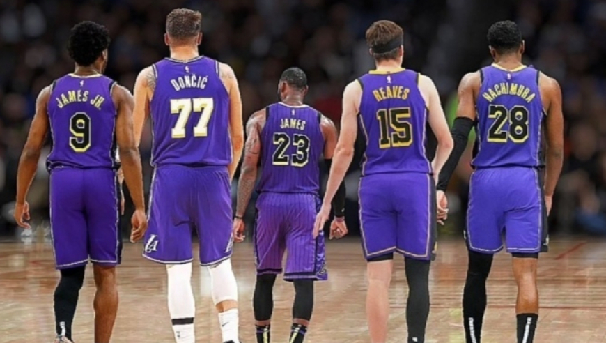 詹姆斯真要退居湖人幕后？控球出手连创新低 曝其坚持东契奇最后入场