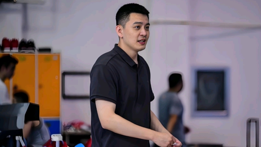 硬抗！京辽大战争议判罚持续发酵 杨鸣遭驱逐后深夜强硬发声