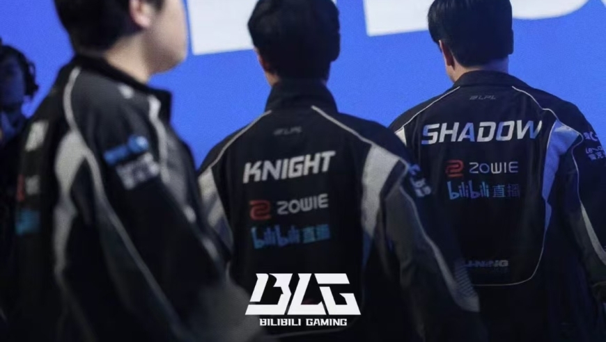 继&ldquo;LPL选手晴天透露不复出原因：不想打职业，还不如陪玩赚的多&rdquo;后，LCK选手Zeka说道：如果没成为职业选手，可能前途一片黑暗