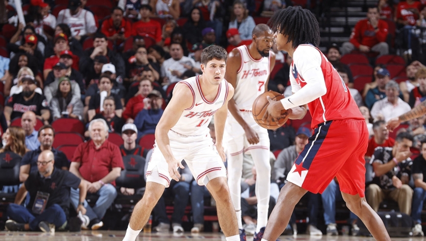 又轰21+5三分，谢泼德破历史纪录！火箭队8战7胜这4点更让KD开心