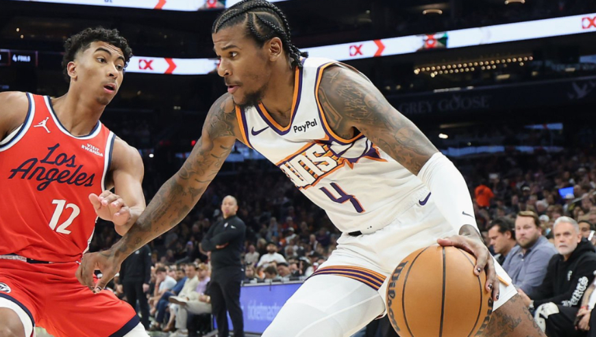 狂轰29分6三分2抢断！杰伦-格林太阳首秀完美：布克点头真满意