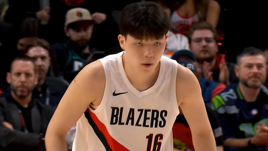 杨瀚森vs灰熊三分钟全过程：互送妙传内线得分 但失误防守仍需努力