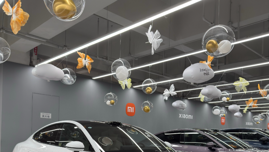 Zdz晒照购买小米汽车，被网友指责：没必要浪费30来万买这种车，只想着吃喝玩乐