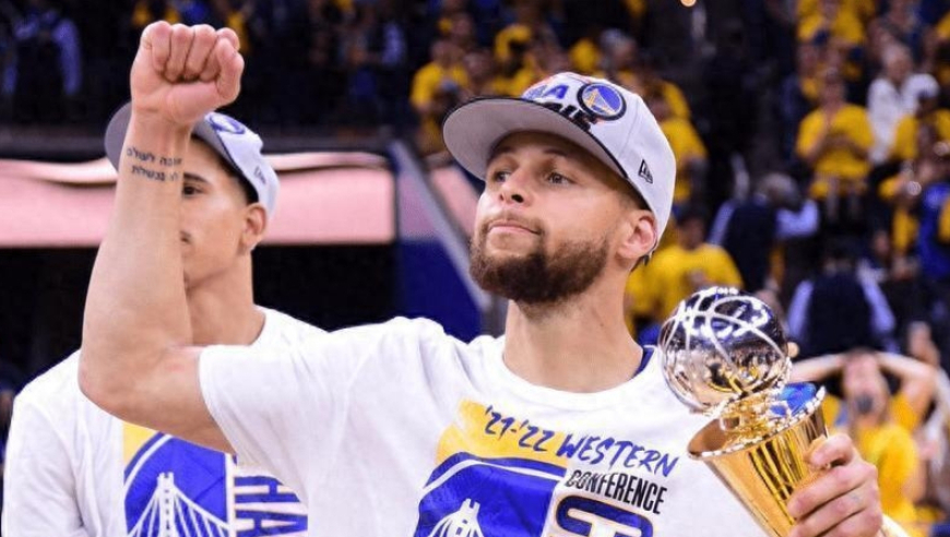 库里和安德玛解约，能拿到多少赔偿金？说出来你可能不信