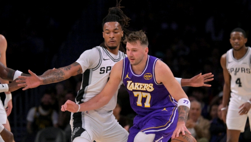 湖人vs马刺末节决战：福克斯联手卡斯尔两记三分彻底摧毁紫金军希望