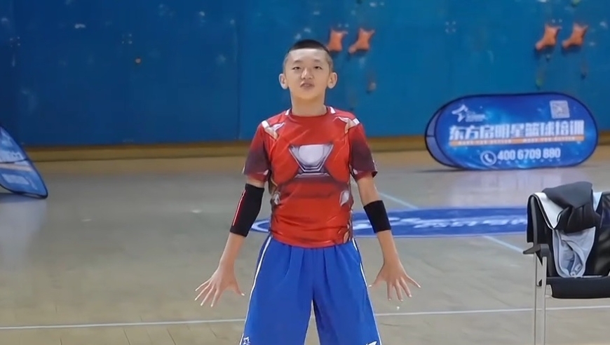 13岁身高1米58破格进入中国男篮，被称为中国库里的他为何沦为平庸