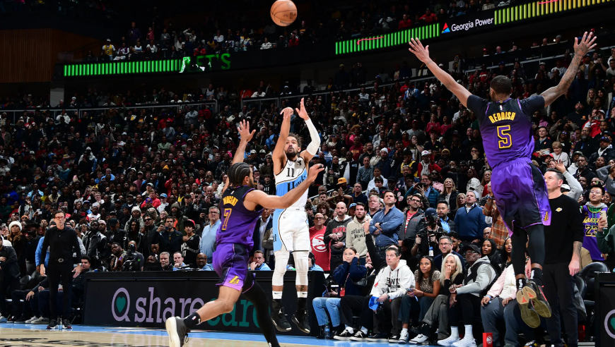 湖人又要客战老鹰了！还记得去年被特雷杨绝杀吗？浓眉致命失误成罪人！