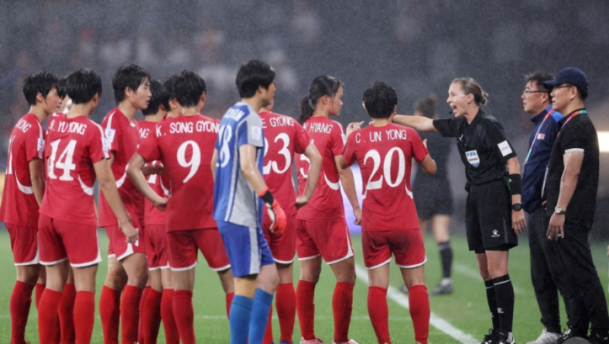 朝鲜在女足亚洲杯上拒绝恢复比赛，无法接受VAR&ldquo;丢球判罚&rdquo;激烈抗议4分钟
