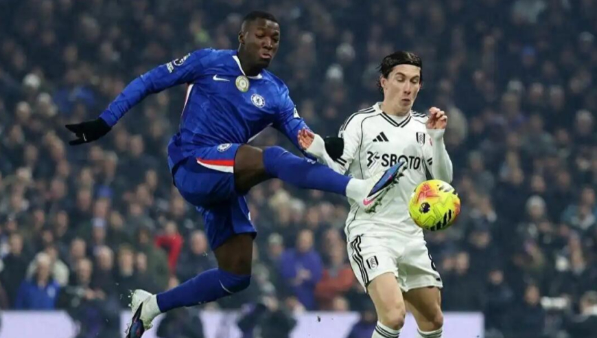 英超-五轮不胜！十人切尔西1-2富勒姆，德拉普首球，库库雷利亚直红