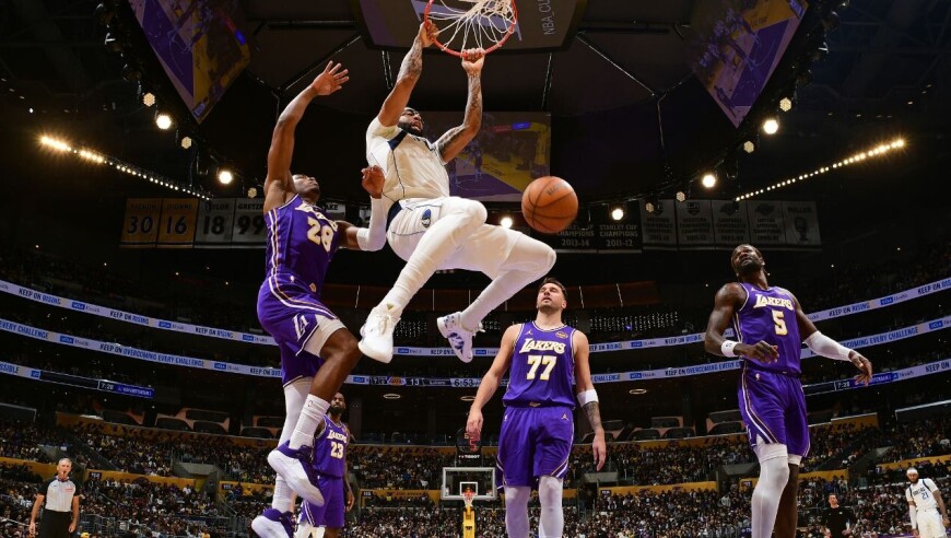 Top系列：29日NBA最佳时刻丨【原声】29日NBA十佳球 布莱克大帽扇灭活塞绝平梦 亨特举火烧天暴力隔扣惊艳全场