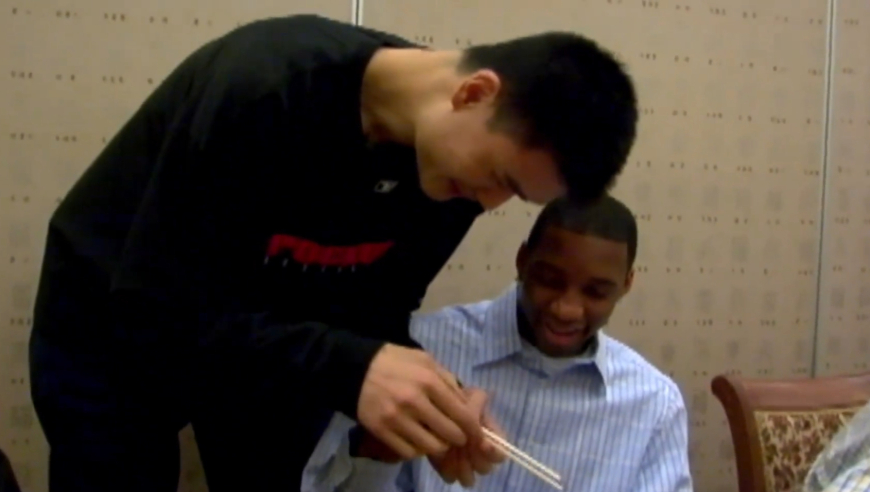 麦迪只是吃饭不买单，为什么就丢掉了火箭队老大的位置？