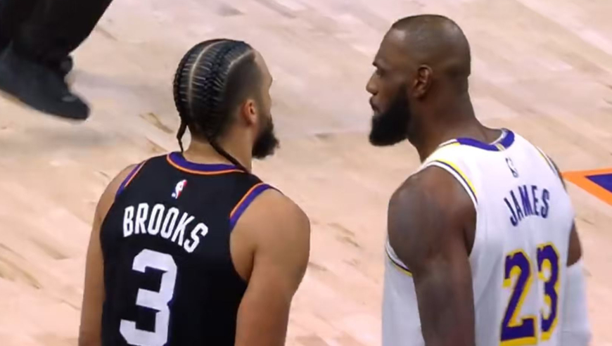 Top时刻 | 15日十佳球：库里三分连弩 詹皇助海斯炸裂空接