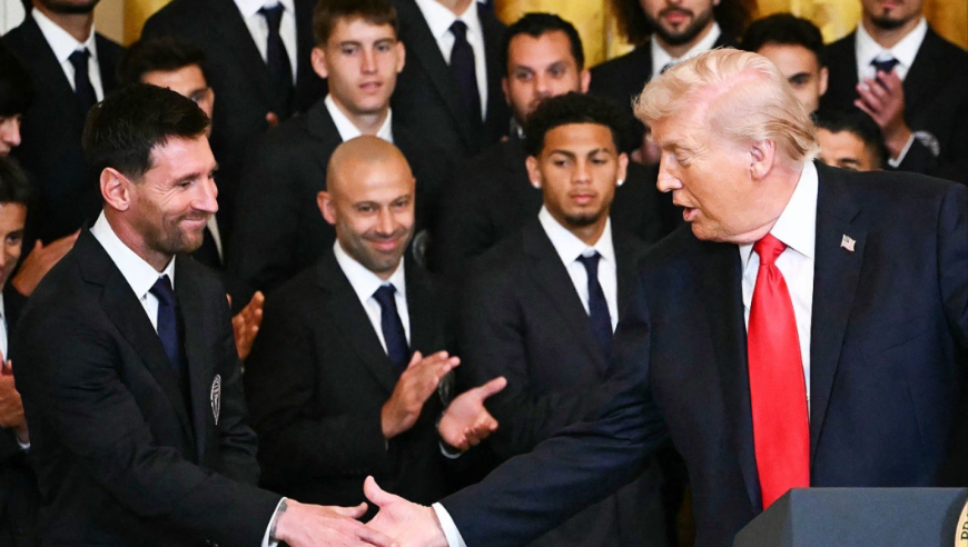 梅西造访白宫憨憨大笑，特朗普：我儿子是梅西粉丝也喜欢C罗