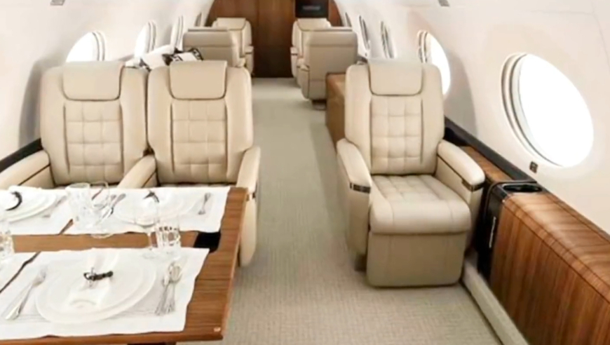 拥有两架私人飞机，内马尔到底多有钱？