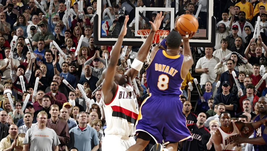 NBA名场面：8号科比末节三分绝平+加时赛三分绝杀开拓者