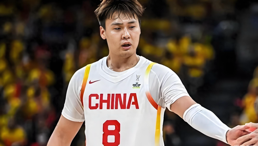 男篮爆冷输韩国！3人在场上隐身，球迷：郭士强快点召回2人