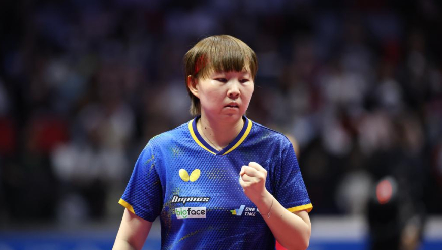 熟悉的老队友！朱雨玲一波流奠定胜局扳平陈梦 朱雨玲握拳气势正盛