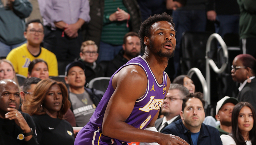 超强防守又回来了！湖人vs雄鹿全场13次抢断集锦：造雄鹿17次失误