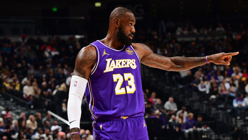 Top时刻｜湖人爵士五佳球：詹姆斯死亡隔扣 东契奇神仙背运