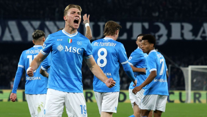 太强了！慢镜还原曼联弃将霍伊伦高燃双响秒杀，那不勒斯2-1尤文