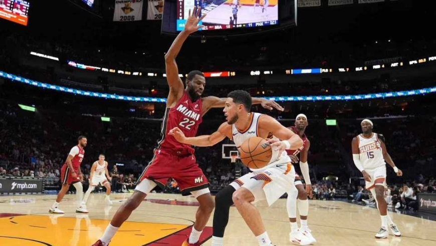 太阳惜败热火！狄龙关键恶犯葬送比赛累计15T联盟第一 布克空砍24+9+9