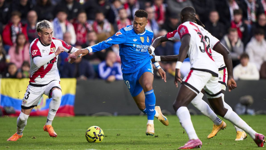 锋线集体哑火！皇马0-0斩赛季首场平局：姆巴佩迷失维尼修斯失良机