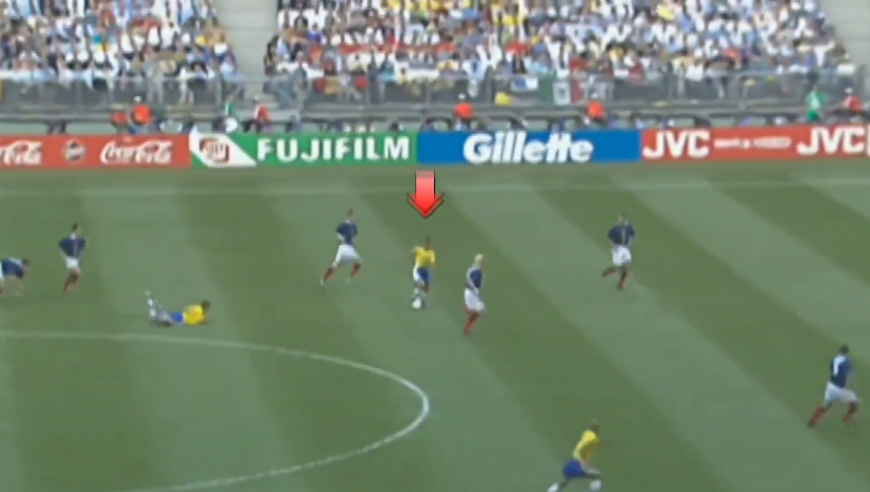 体坛记忆｜外星人多纳尔多各种极限一对多，今夜这里的上帝改姓罗！