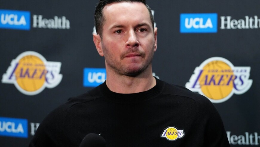 在说谁？雷迪克吐槽湖人某球员球商低：打了半场了还搞不清楚战术