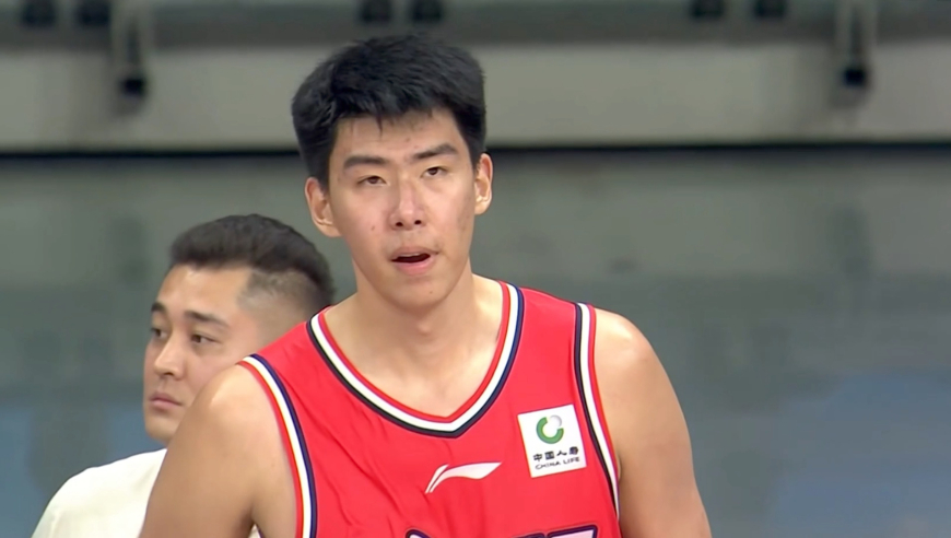 不愧国产文班！徐昕17+10集锦 连送血帽+遭克里斯撞飞险些受伤