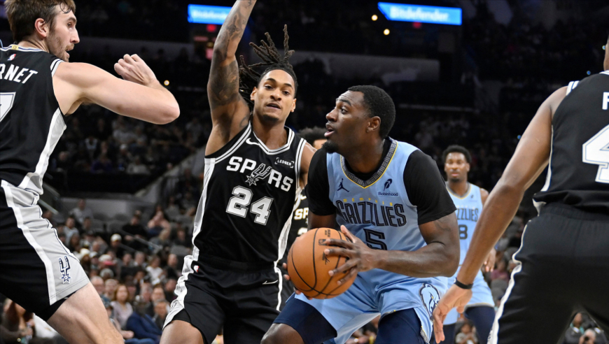 马刺灰熊生死时刻：巴恩斯连轰7分助马刺打出11-0攻击波完爆灰熊