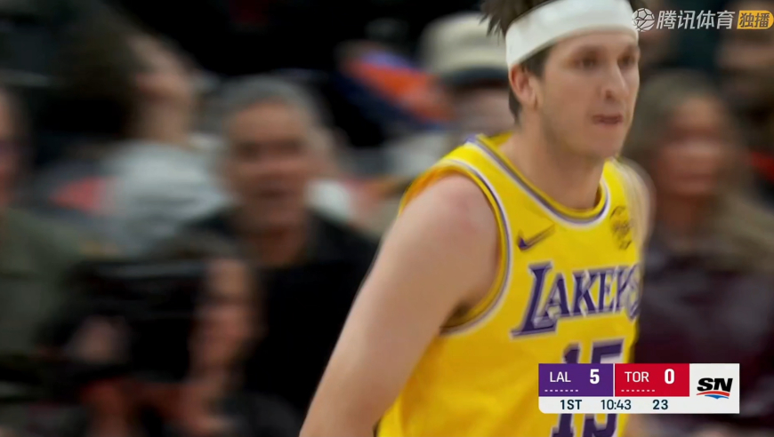 打成东契奇了？里夫斯三分稳稳命中 随后吸引防守助艾顿空接暴扣