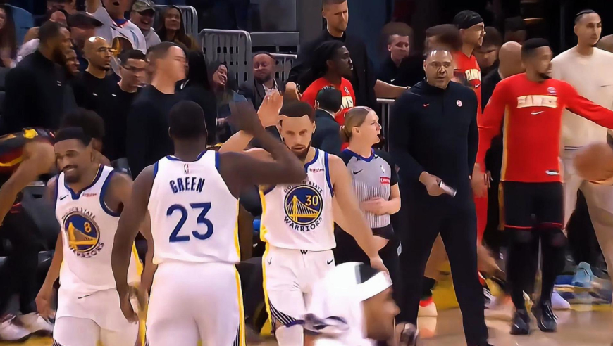 勇三疯降临！勇士五人轮流得分第三节轰出11-0攻击波追回分差