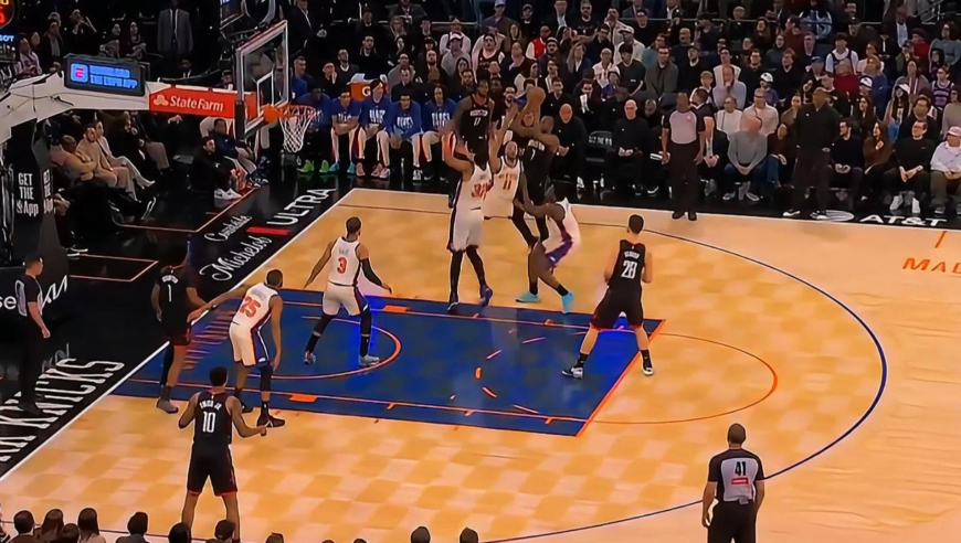 完全封锁！尼克斯首节就三人包夹杜兰特 火箭连续进攻受挫被迫暂停