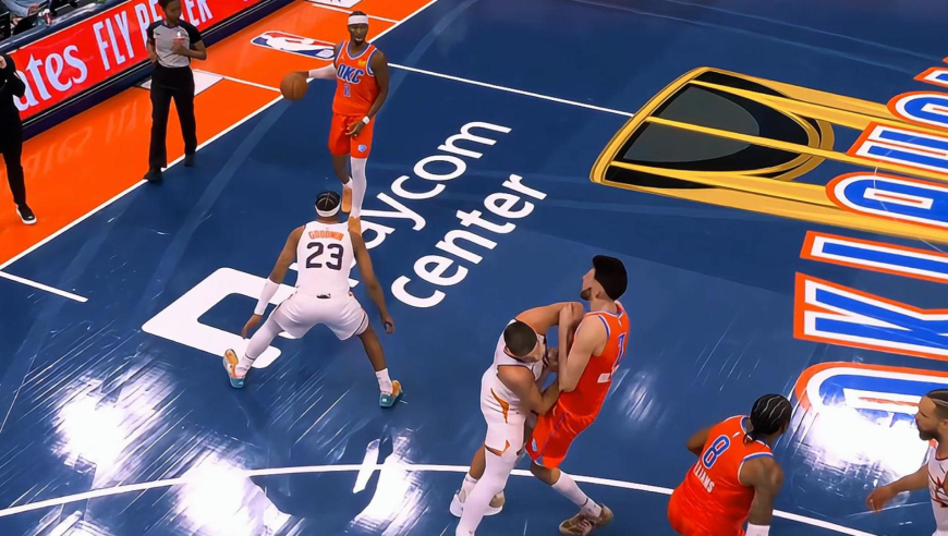 大规模冲突！太阳阿伦肘击雷霆切特 裁判回看后将他罚出场全过程