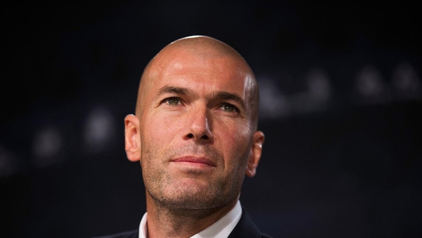 换帅在即！皇马高层请回齐达内，高薪+一年短约，多位巨星不满